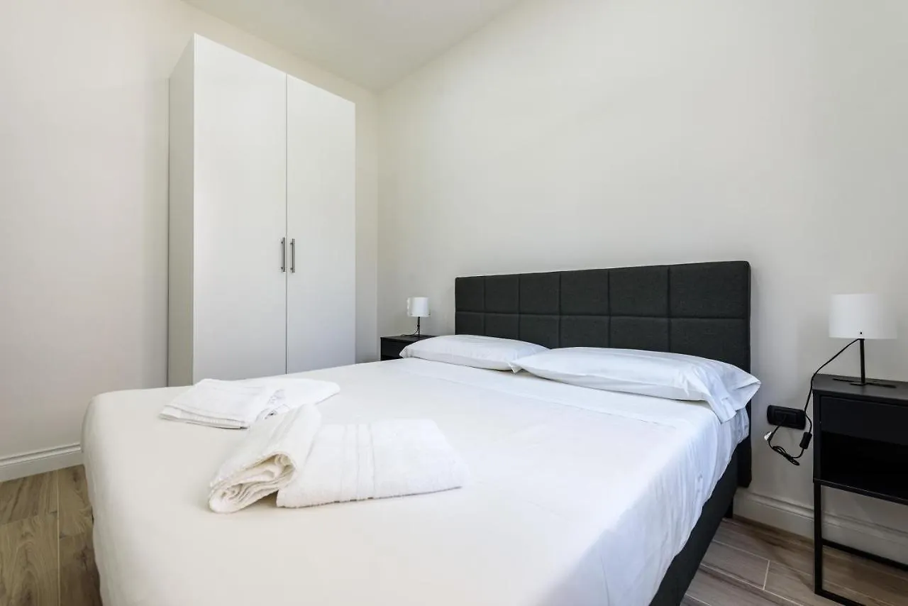 Tommaseo Seaside Apartments Naples Italy