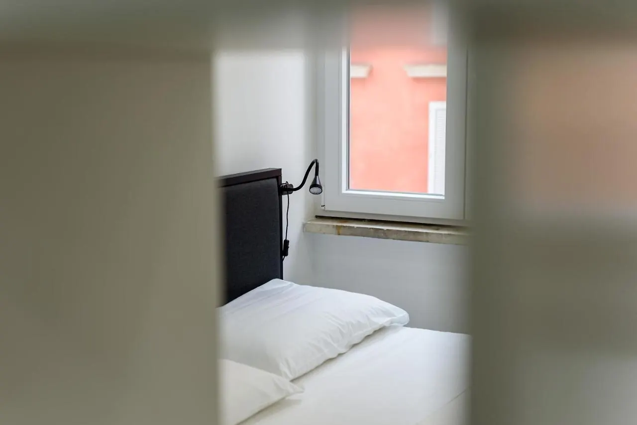 Tommaseo Seaside Apartments Naples Italy