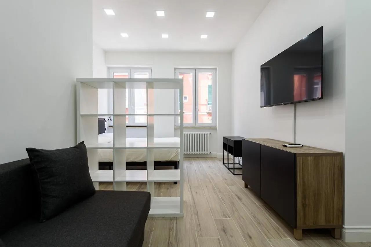 Tommaseo Seaside Apartments Naples Italy