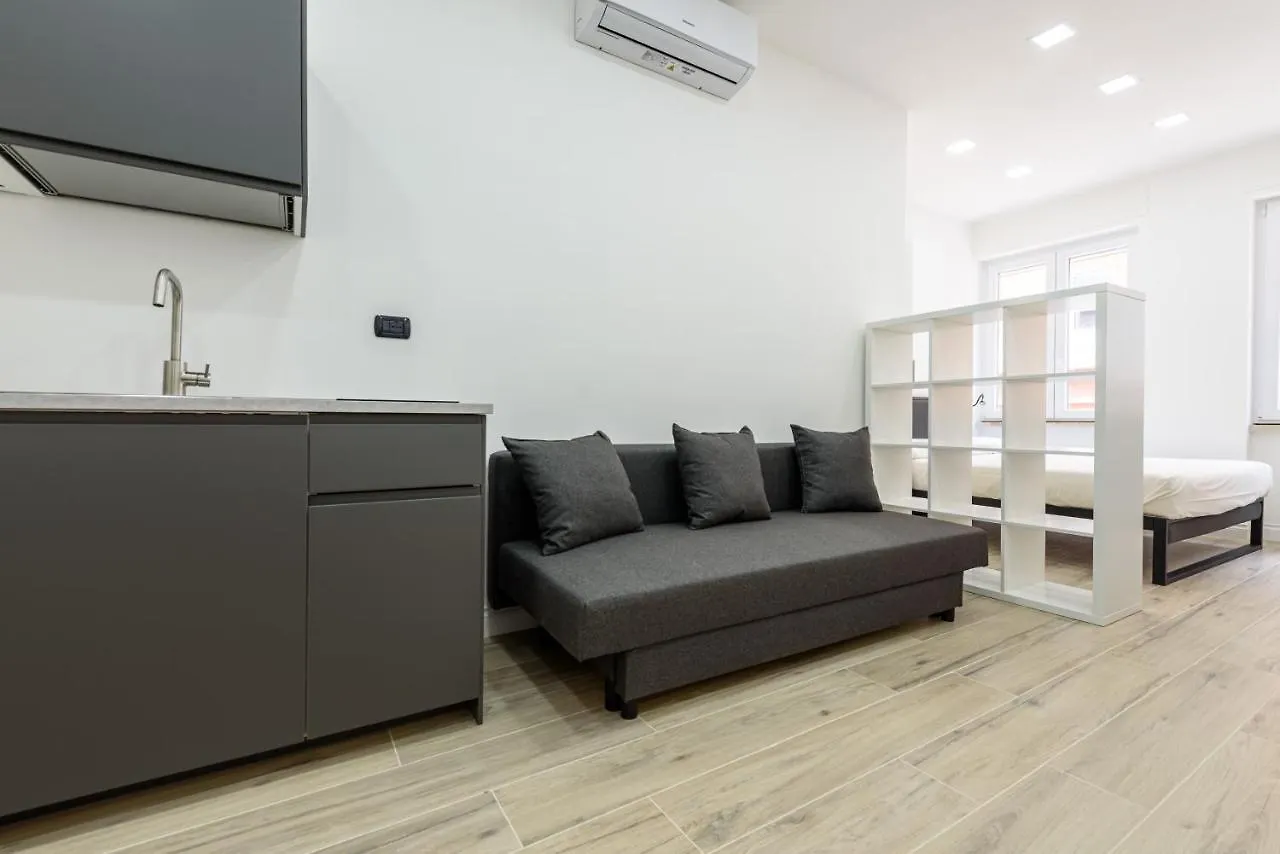 Tommaseo Seaside Apartments Naples 0*,