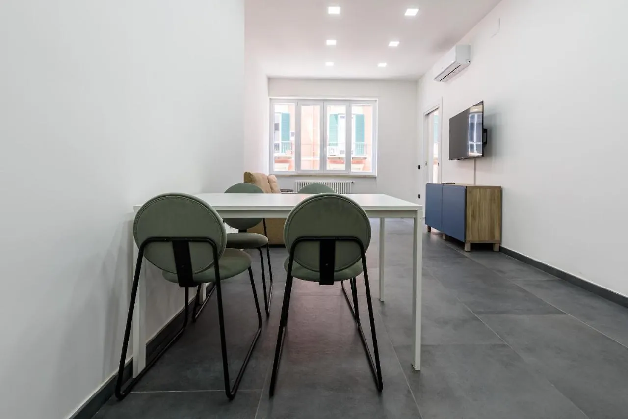 Tommaseo Seaside Apartments Naples 0*,  Italy